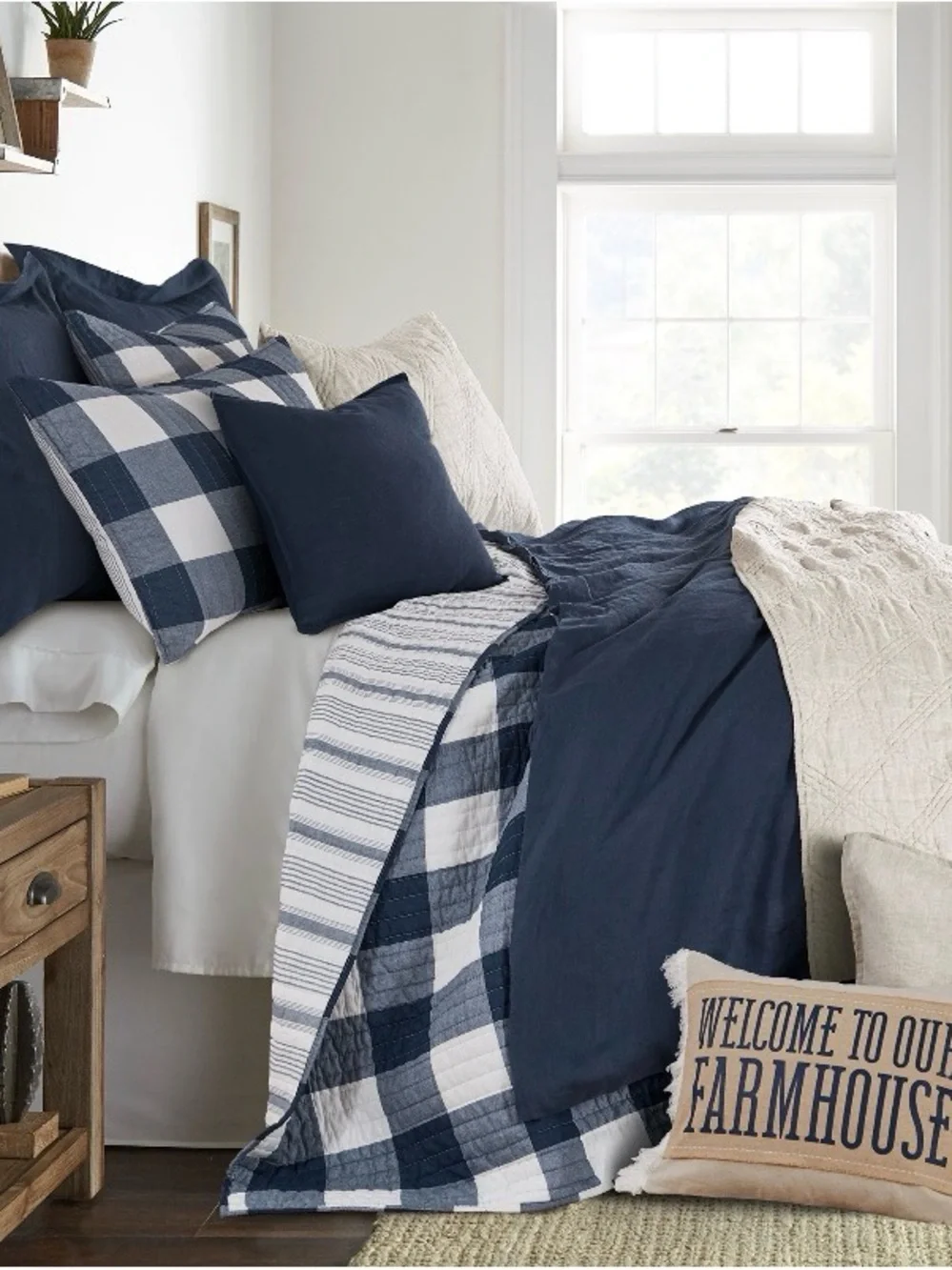 Levtex Camden King Quilt Set - Navy & White 106x92